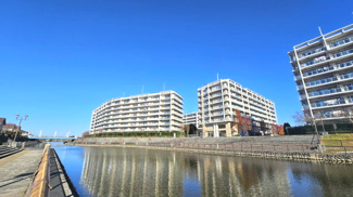 【外観】 | D’グラフォートレイクタウンⅡ棟D館 | 水辺と都市が美しく融合し自然に溶け込んだ街並み