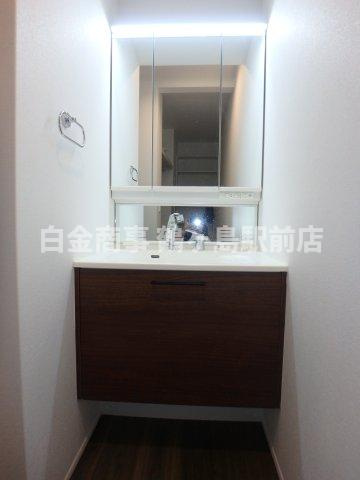 坂戸市関間中古戸建の独立洗面台