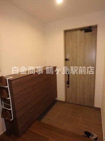 坂戸市関間中古戸建の玄関