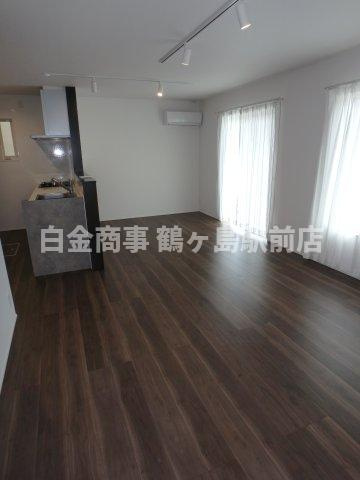 坂戸市関間中古戸建の居間・リビング