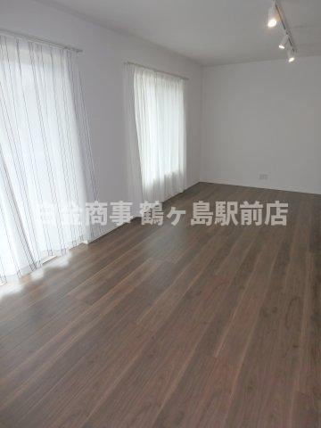 坂戸市関間中古戸建の居間・リビング