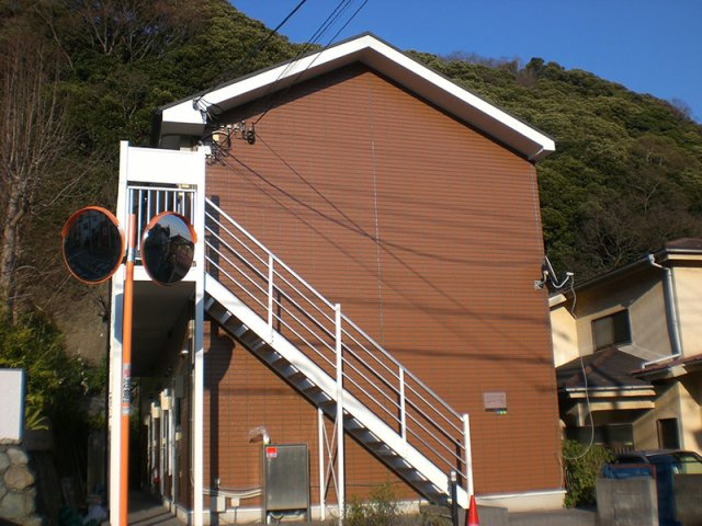 レオパレス荒巻の外観|外観は落ち着いています