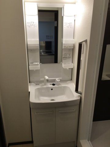 レオネクストベルポルト安針塚の内装|明るい色調の室内です