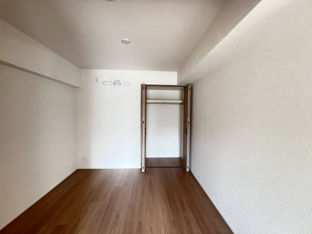 ローレルコート桜井南5階の寝室|洋室5帖