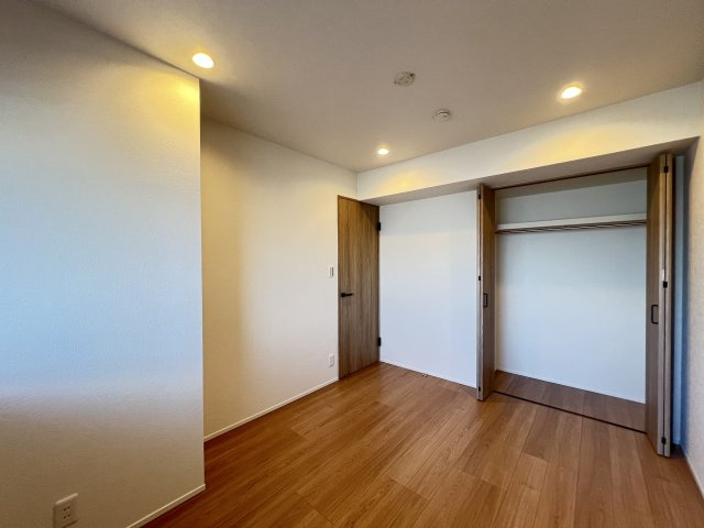 ローレルコート桜井南5階の洋室|洋室6.5帖　クローゼットあります