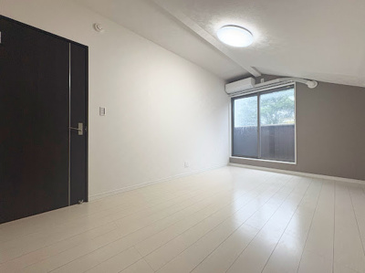【洋室】 | ◆◇横浜市緑区小山町　中古一戸建て◇◆ | ◆気持ちの良い風が室内へ入り込む居室。家具を配置しても広々ご利用いただけます！！