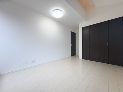【洋室】 | ◆◇横浜市緑区小山町　中古一戸建て◇◆ | ◆子どものスタディ空間として、あるいは書斎やホビールームとして生活スタイルに合わせて使えるプライベートルーム。居心地のいい落ち着いたインテリアが似合います。