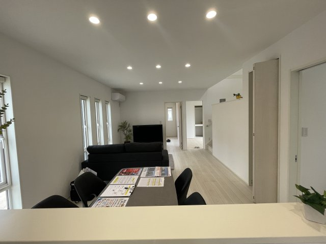 津山市勝部　新築戸建ての居間・リビング|※家具家電は含まれません