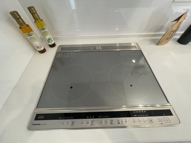 津山市勝部　新築戸建てのキッチン|3口IHコンロ