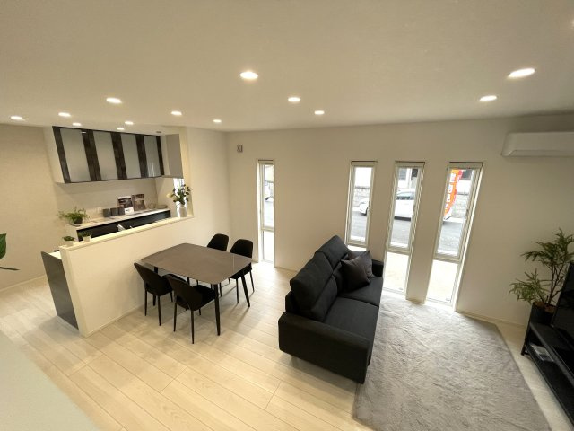津山市勝部　新築戸建ての居間・リビング|※家具家電は含まれません