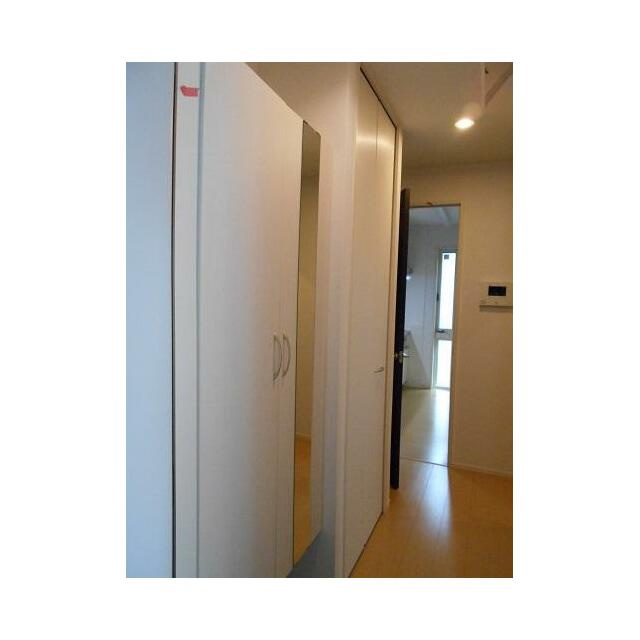 イシス・イーストの玄関