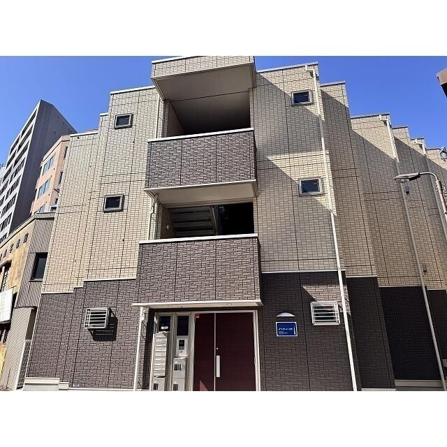 イシス・イースト