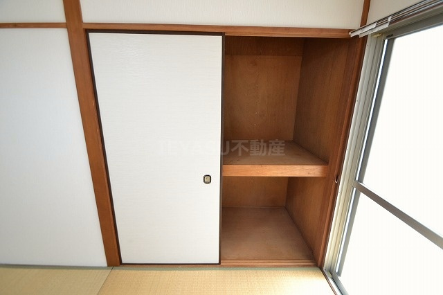 広島市中区宝町の賃貸マンションの収納