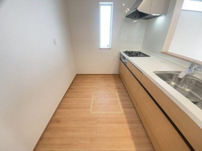 【キッチン】 | 南城市佐敷新開1番（全3棟）C号棟 | ※同仕様写真です