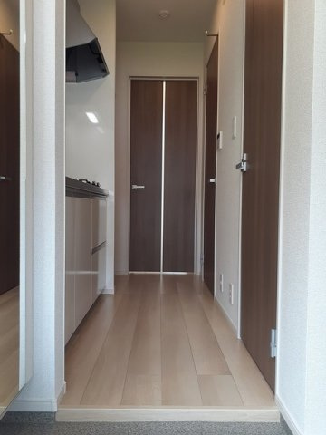 サンリットウエストＪの玄関|収納もある玄関です