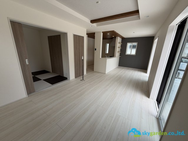 平塚市達上ヶ丘　新築戸建　全2棟1号棟の居間・リビング