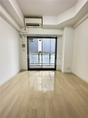 【居間・リビング】 | エステムコート難波WEST-SIDEⅡベイフレックス | 使いやすいリビングです