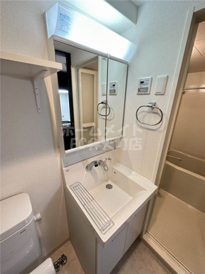 【洗面所】 | エステムコート難波WEST-SIDEⅡベイフレックス | コンパクトで使いやすい洗面所