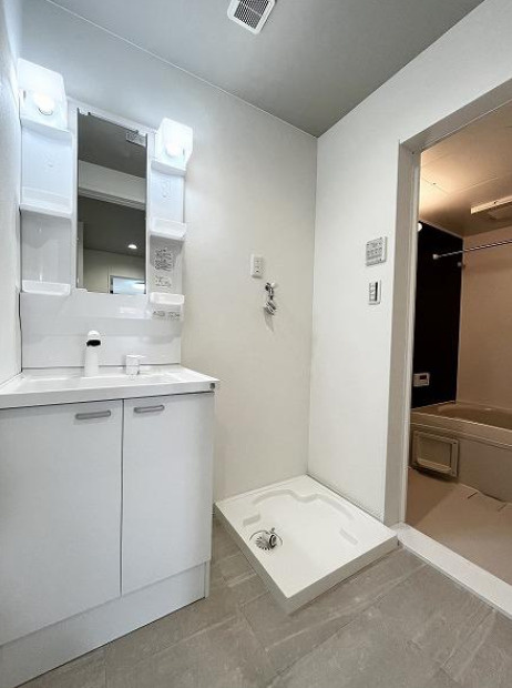 大阪府茨木市豊川　「2025年築アパート」　「満室稼働中」　「豊川駅徒歩約7分」の独立洗面台