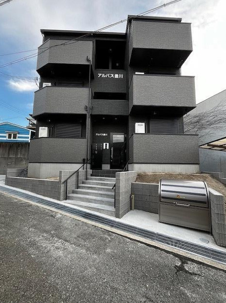 大阪府茨木市豊川　「2025年築アパート」　「満室稼働中」　「豊川駅徒歩約7分」の外観