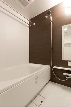 フェールメゾン西大島の浴室