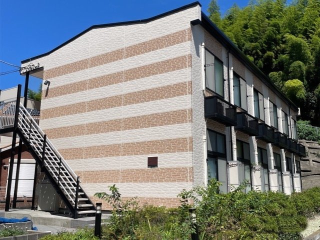 レオパレスＴ・Ｋブランドールの外観|2022年6月に外壁塗装いたしました。