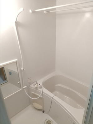 【浴室】 | フローラルヒカリ | 同間取り別部屋写真です。