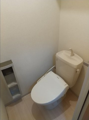 【トイレ】 | フローラルヒカリ | 同間取り別部屋写真です。