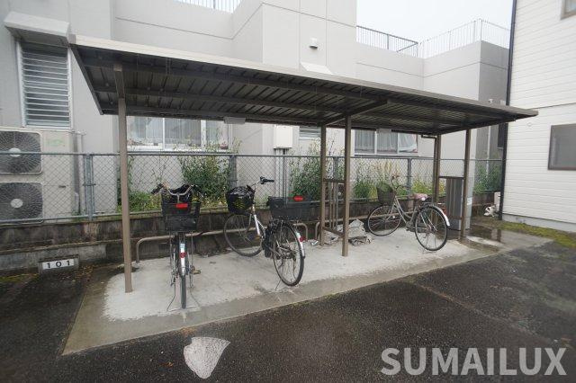 熊本市東区戸島３丁目のアパートの居間・リビング