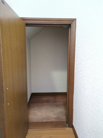 【収納】 | 大網白里市みずほ台３丁目　中古戸建 | １階　階段下収納