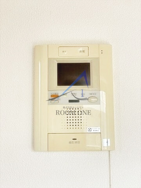 スカイコート初台のセキュリティ|モニター付きインターホンです。