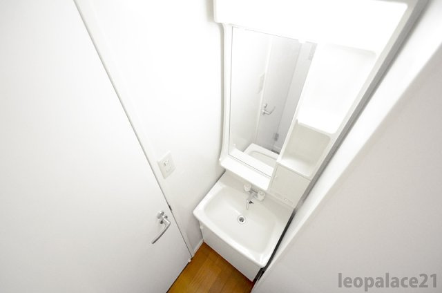 レオパレスビーグラッドの内装|独立洗面台