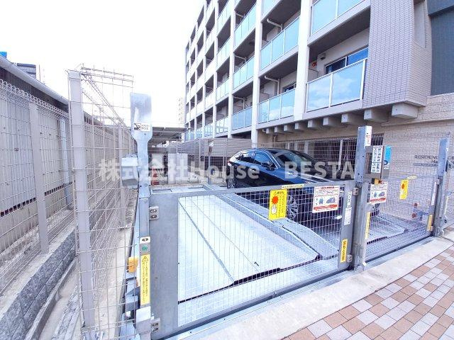 レジデンス神戸グルーブＨarborWestの駐車場