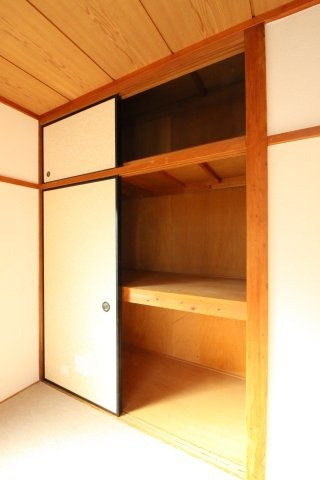 ボヌール佐野弐番館の内装|明るい色調の室内です