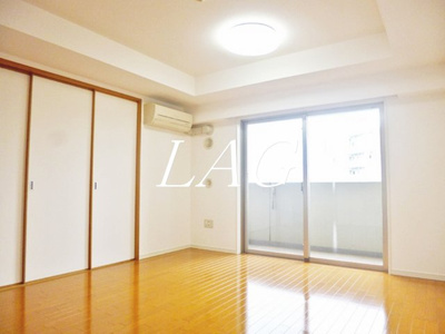 【居間・リビング】 | グランカーサ新小岩 | 洋室のお部屋です。