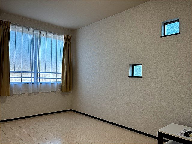 クレイノポートハイムⅡの居間・リビング|こちらの居間で趣味の時間をお楽しみください