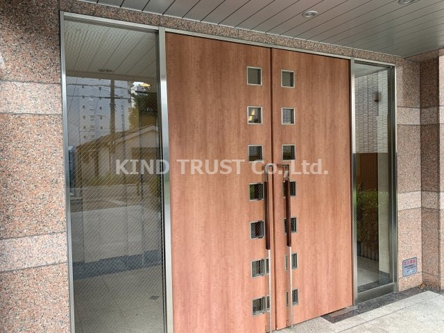 ONE ROOF FLAT TENJIMBASHIのエントランス|建物の内部です