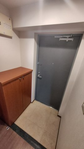 スカイコーポ鴨居の玄関
