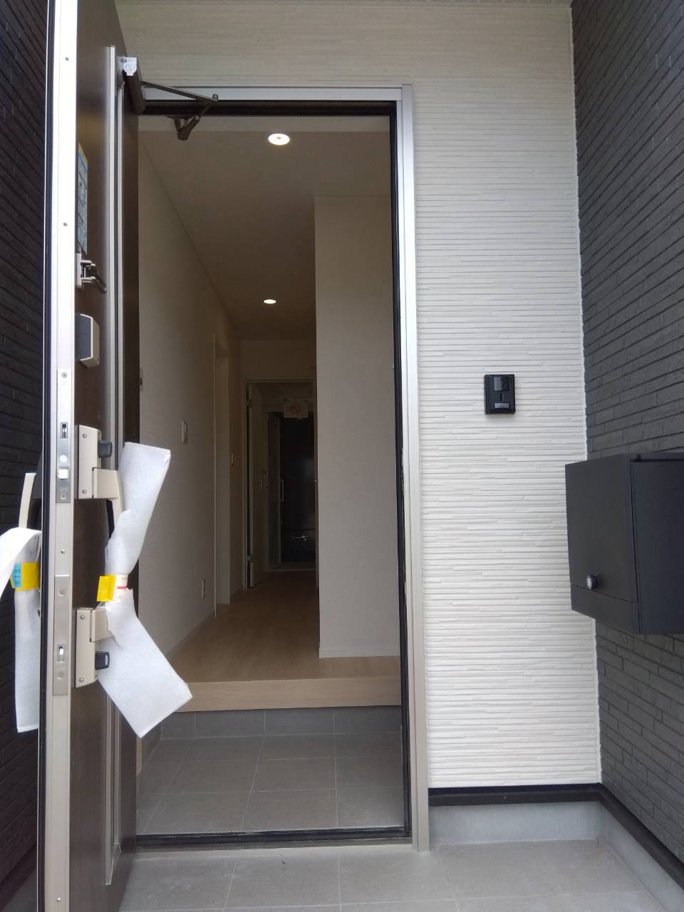 富士宮市宮原の新築一戸建の玄関