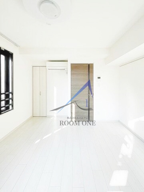 ＣＯＣＯＣＵＢＥ東日暮里の居間・リビング|洋室のお部屋です。