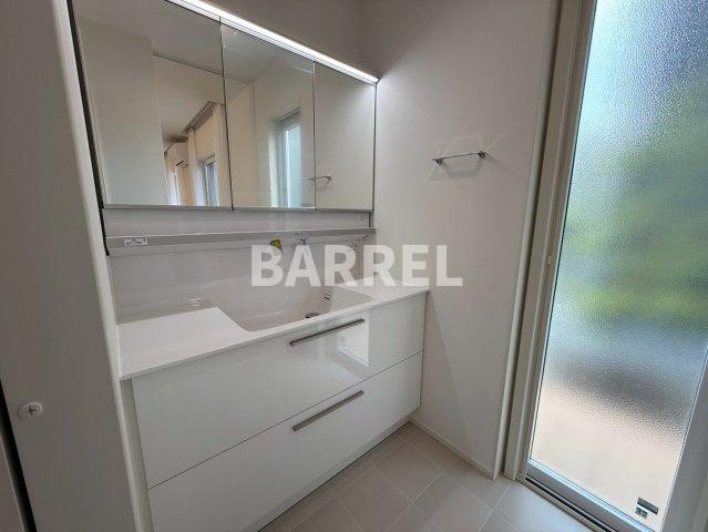 SEKISUIHOUSE noie　箕面萱野3号地の独立洗面台