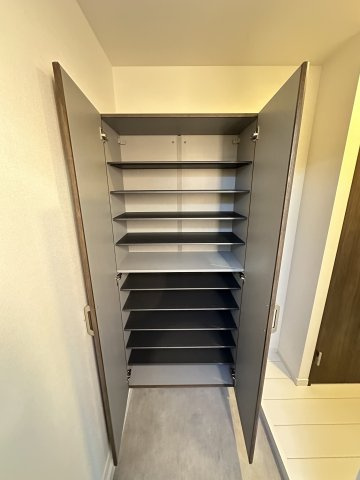 ベイルームリアナ堀ノ内の玄関|明るい玄関です