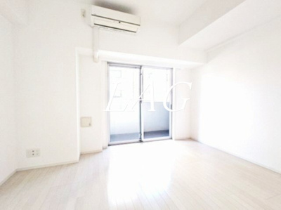 【居間・リビング】 | リライア浅草 | 洋室のお部屋です。