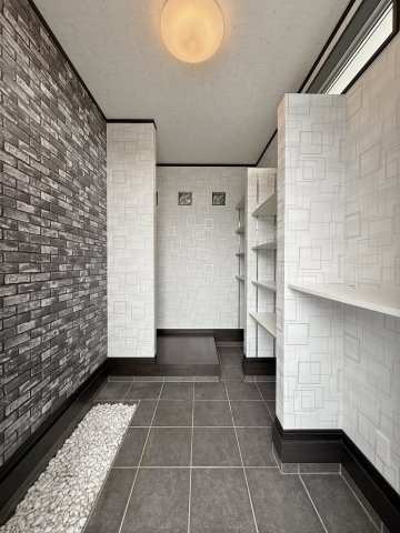 浜松市浜名区根堅の玄関|玄関のようには見えないオシャレなつくりになっております☆