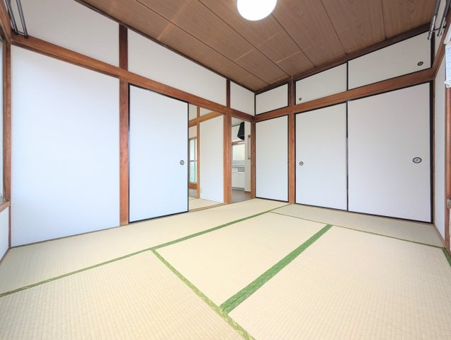 鈴木荘の内装