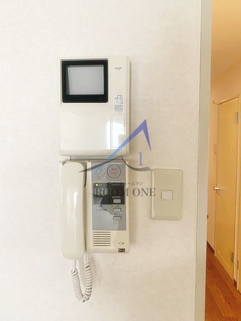 日興パレス広尾プラザのセキュリティ|モニター付インターホンです。