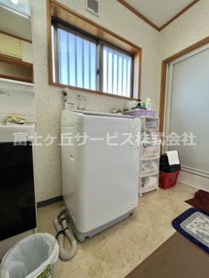 【ランドリースペース】 | 磐田市福田　中古住宅 | 洗濯機置き場