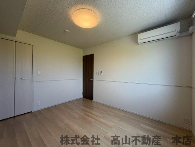 福津市津屋崎５丁目のアパートの洋室