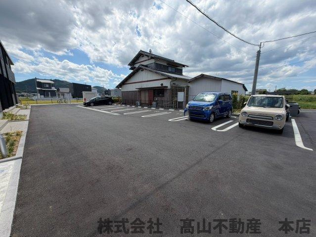 福津市津屋崎５丁目のアパートの駐車場