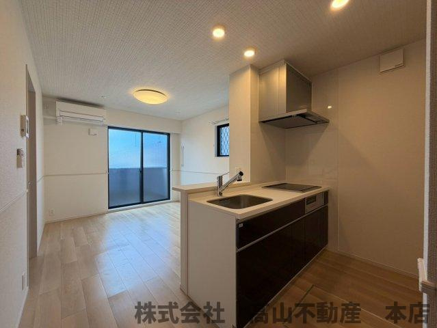 福津市津屋崎５丁目のアパートの居間・リビング
